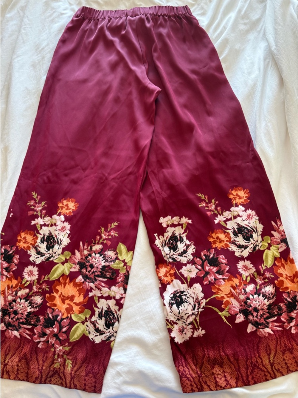 NWOT JM Collection Wide Leg Pants in Dark Red Floral - Picture 2 of 2